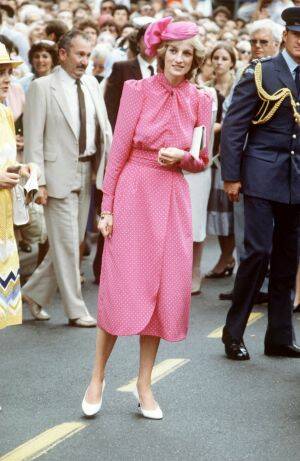 Princess Diana after visiting Fremantle Hospital, 1983, in a dress by Donald Campbell and hat by John Boyd, Millinery. Photo: Tim Graham/Getty Images
