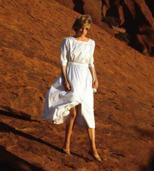 Diana descends Uluru, 1983. Photo: Getty Images/Ben Tweedie
