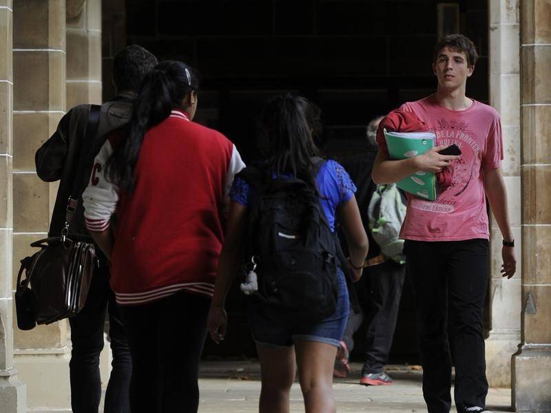 Australia has slipped from top spot in university rankings for international students. (Julian Smith/AAP PHOTOS)