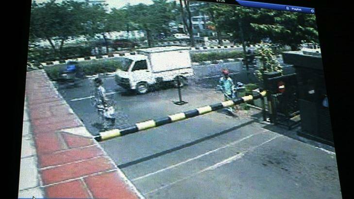 A video grab shows a minivan authorities say was loaded with explosives and responsible for an bombing attack on the Australian embassy in Jakarta.