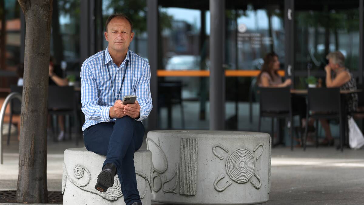 Shellharbour City Council mayor Chris Homer has been targeted in a Bitcoin scam. Picture by Robert Peet