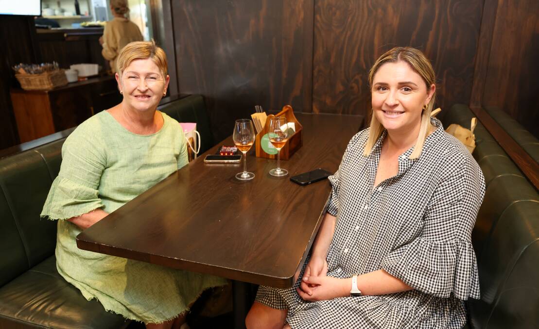 Julie Economos (left) and Ashley Potter at the Illawarra Hotel. Picture by Adam McLean