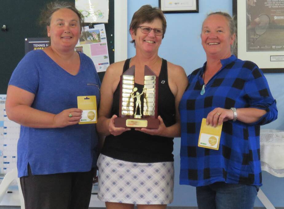 Monday Ladies: Division 2 winners Suzy Flohr, Robyn Potts and Tammy Jensen.