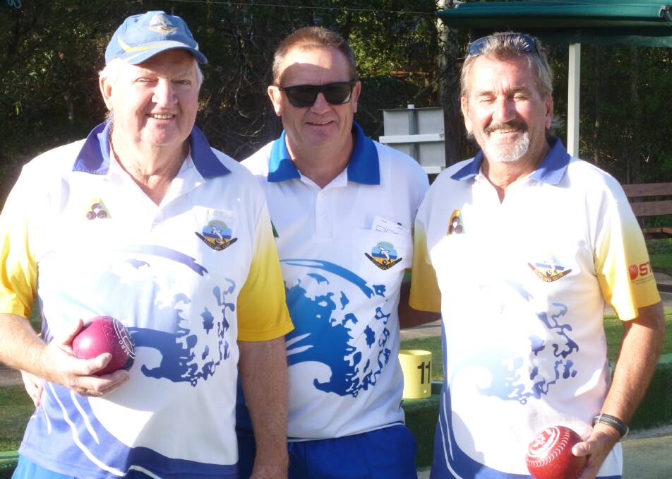Mollymook's 2019 Major Singles champion Gary McGuire with marker, bowls co-ordinater Ron Wall & runner-up Paul Barnes after the match.