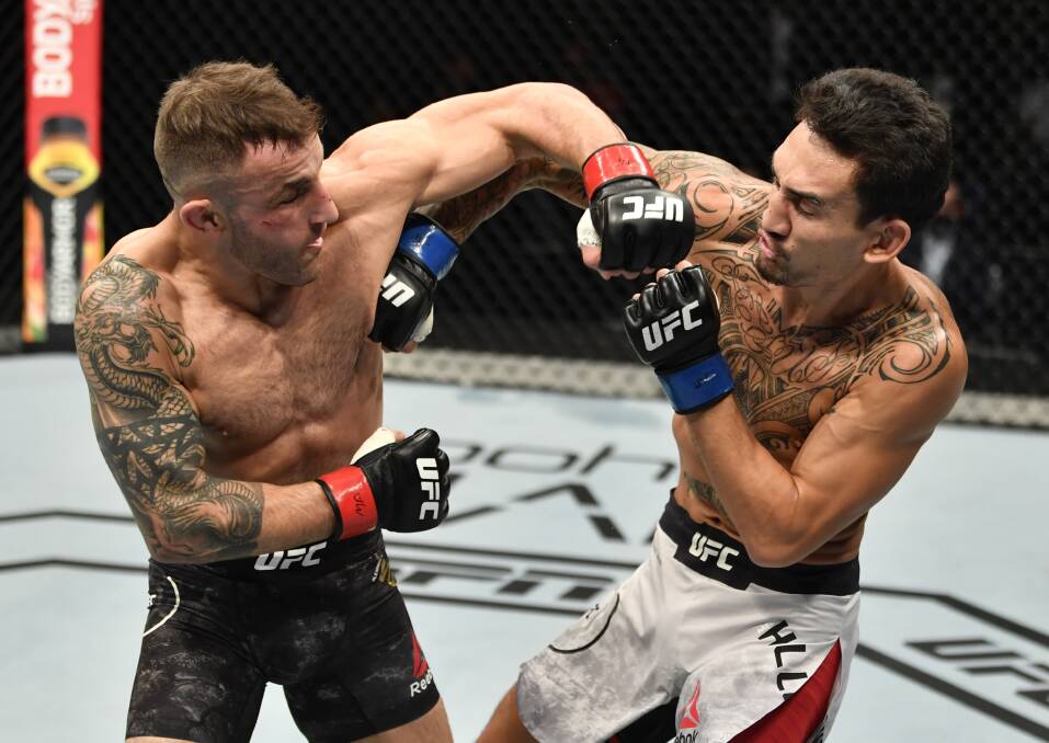 Alex Volkanovski and Max Holloway fought out another five-round war on Sunday. Photo: UFC