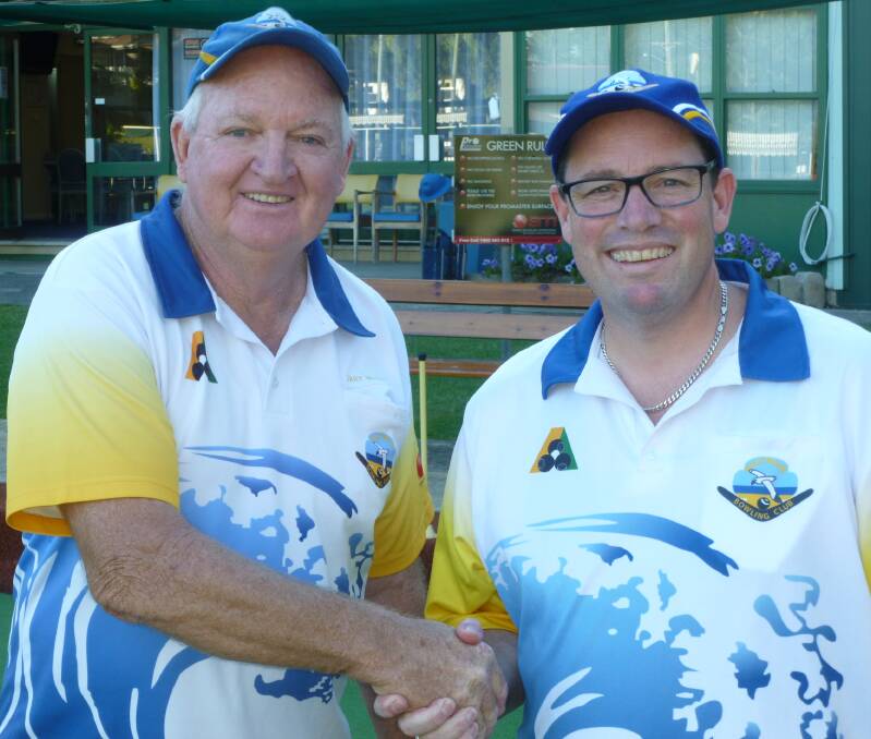Winner of the Mollymook Super Singles handicap event, Gary McGuire with runner-up Secretary Manager Alan Shapley.