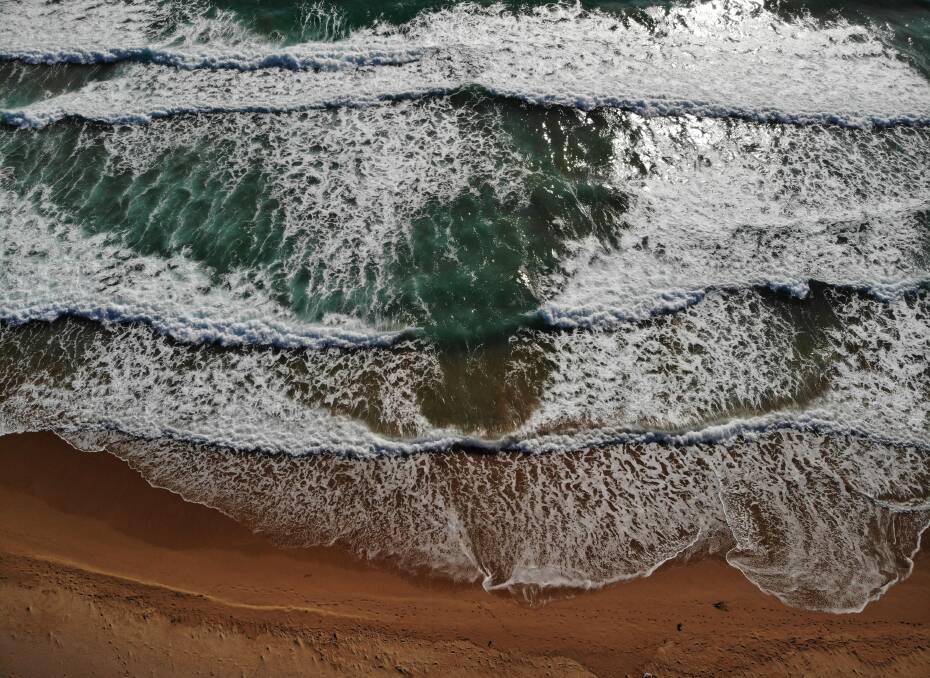 PIC OF THE WEEK: Weekend waves by John Hanscombe. Send photos to editorial.mutimes@fairfaxmedia.com.au 
