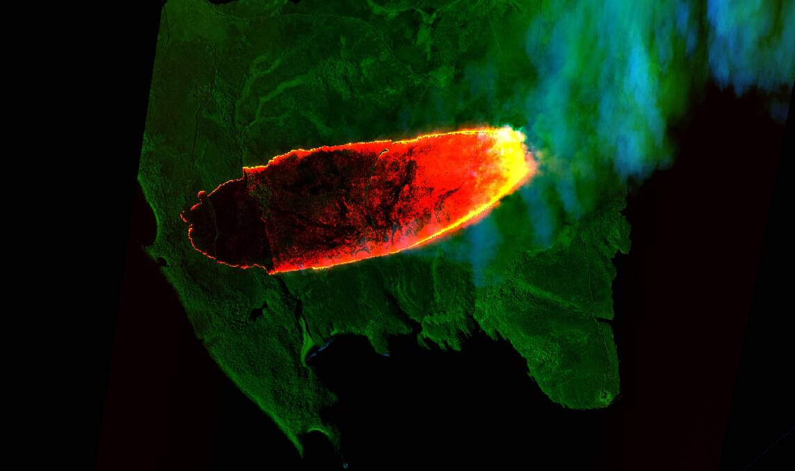 An example from the system, displaying a true colour combination, along with the enhanced visible and infrared combination. The IR combination imagery clearly defining active fire and post-burnt area, through thick smoke over the fire. This is of the Beecroft Peninsula fire, east of Nowra, in 2016. Images: Air Affairs Australia