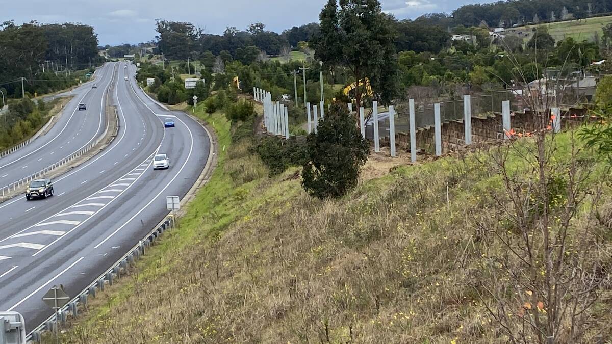 START: Work has started on the noise walls at the southern end of the Berry Bypass, with the first of the walls being installed on the western side of the highway near Huntingdale Park Road.