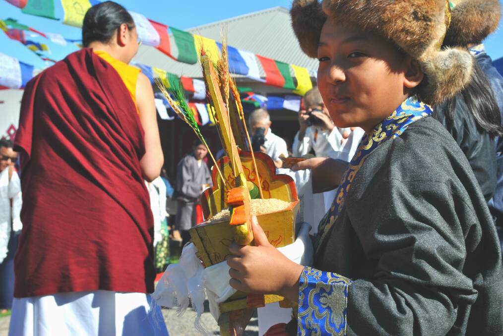 Tibetan community and Manjushri Buddhist Centre welcomes His Holiness to Milton