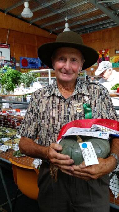 Roy Johnson with his prize-winning pumpkin. Picture: supplied.