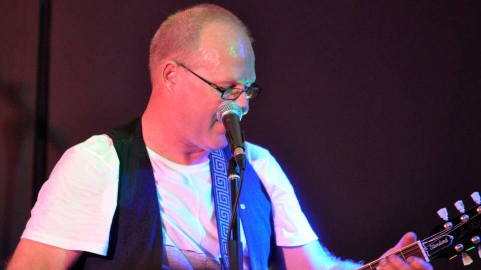 RELAX: Dave Newman will be performing at Mollymook Golf Club.