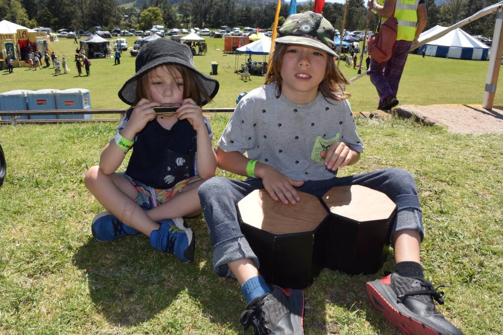 Noah (harmonica) and Jimmy (drums) belt out a few tunes at the 2019 Kangaroo Valley Folk Festival.