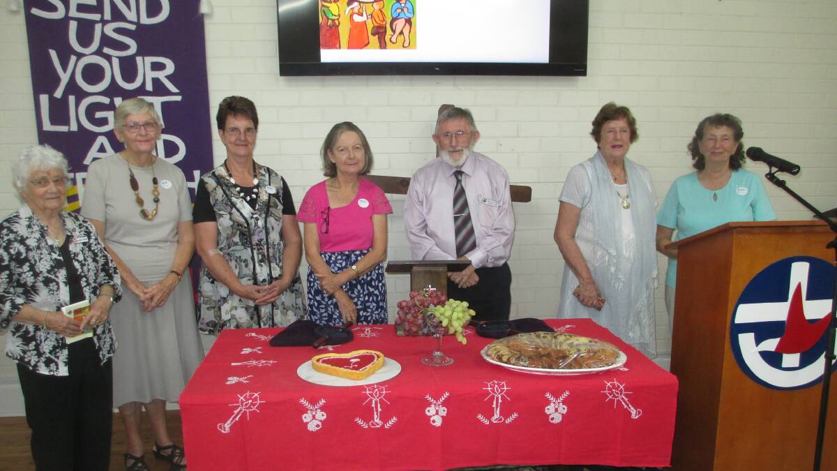 Representatives from the five churches Margaret, Mary, Judy, Judy, Rev Dr Les Hewitt, Jenny and Wendy with Rev Dr Les Hewitt.


